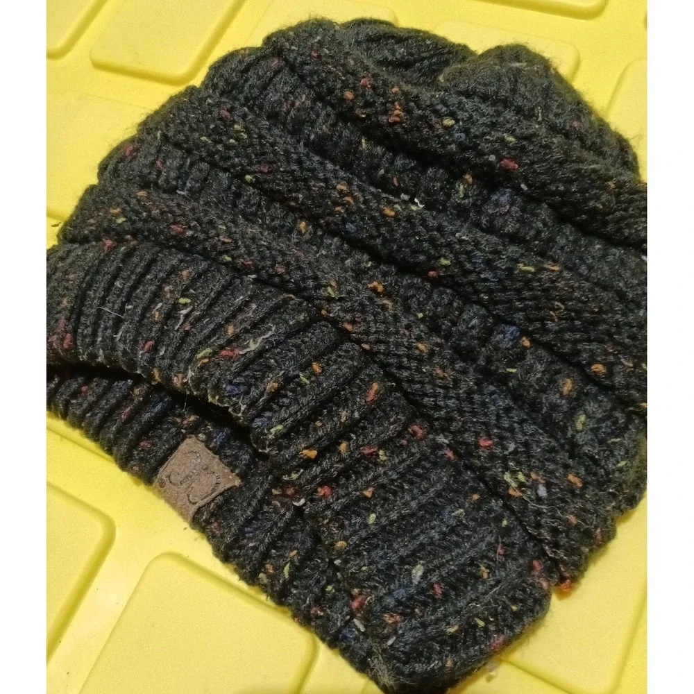C.C. Exclusive Black Speckled Cable Knit Women's‎ Beanie